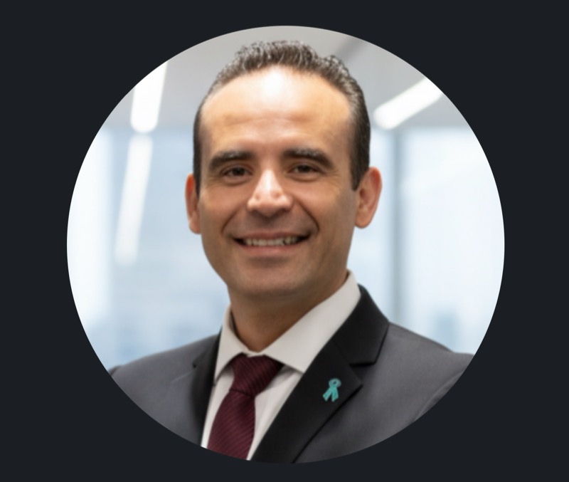 Luis Lupercio, Financial Professional